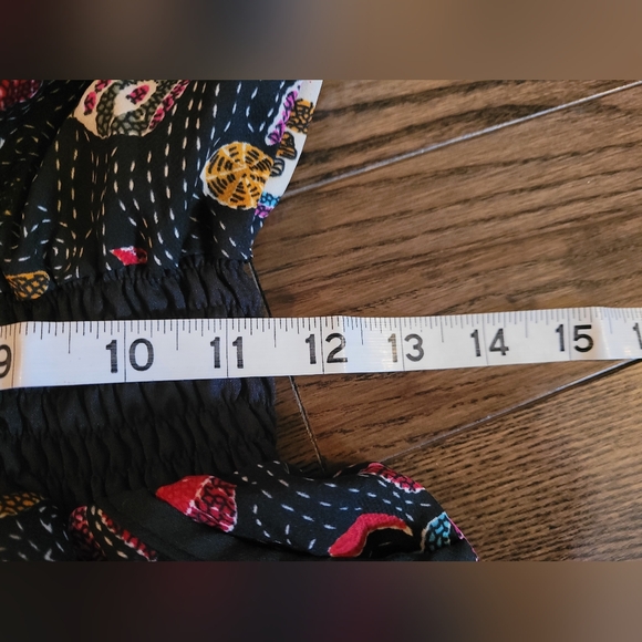 NWOT, SHORT ROMPER, with pockets, very light material, very flattering. - Picture 11 of 14